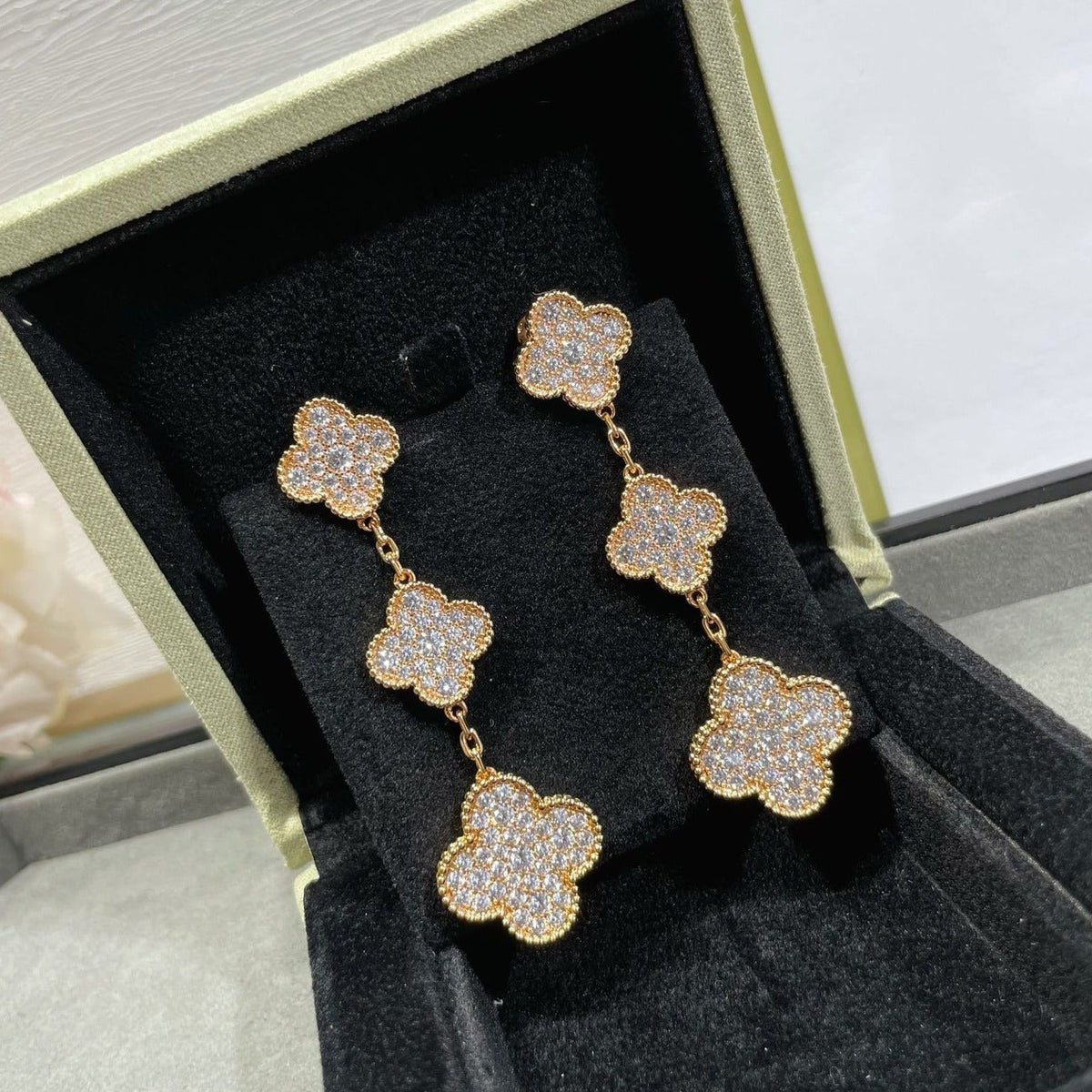 [Sophire Jewelry ]CLOVER 3 MOTIFS DIAMOND PAVED ROSE GOLD EARRINGS