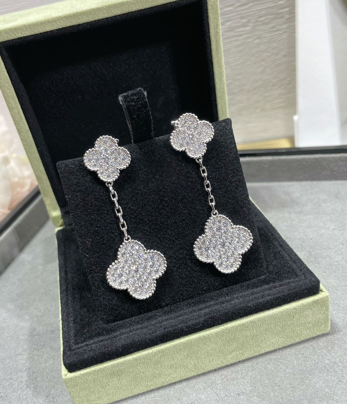 [Sophire Jewelry ]CLOVER 2 MOTIFS DIAMOND PAVED SILVER EARRINGS