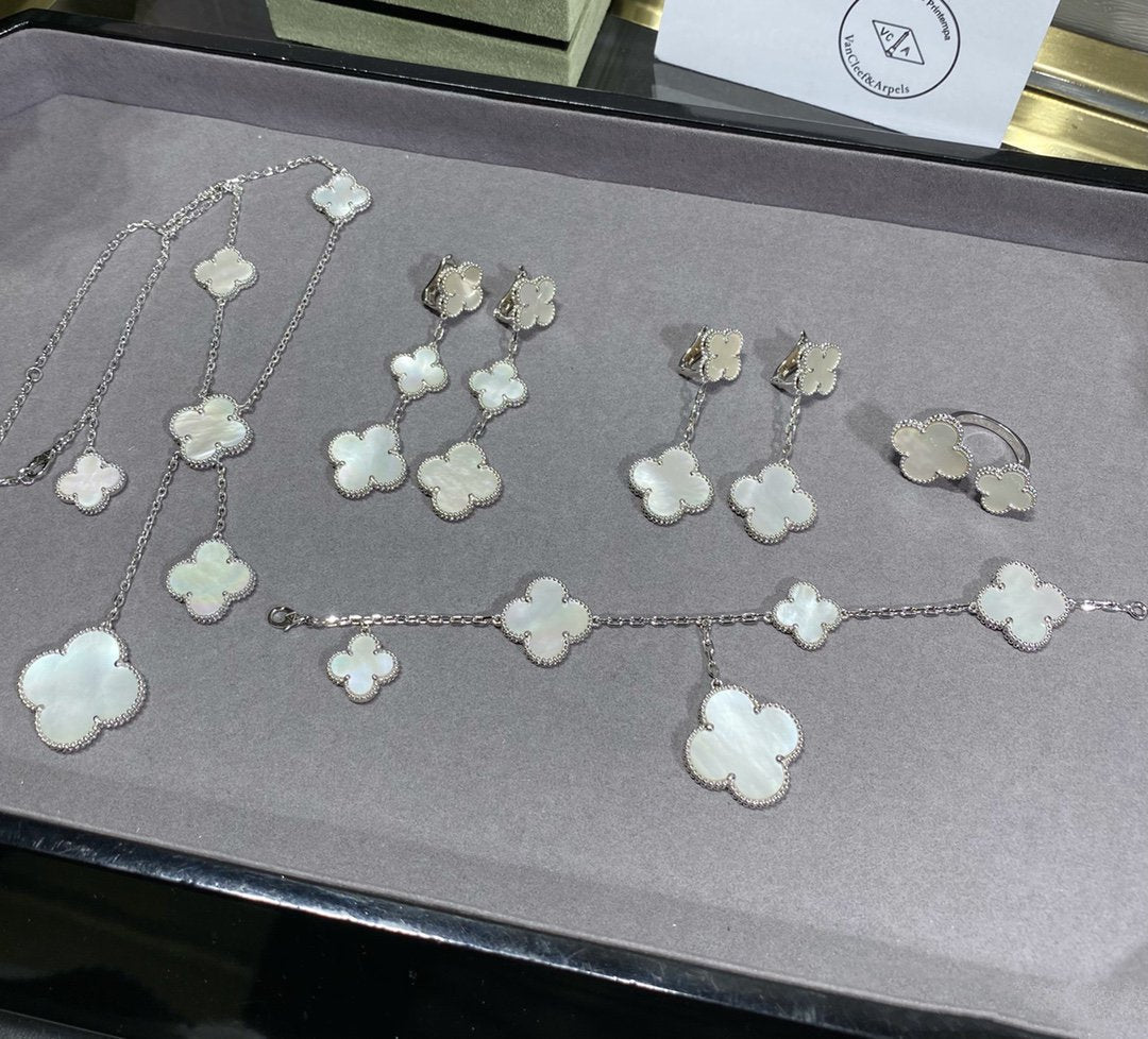 [Sophire Jewelry ]CLOVER 5 MOTIF WHITE MOP SILVER BRACELET