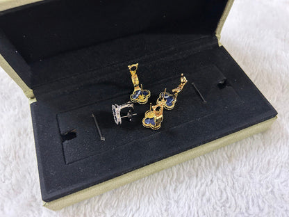 [Sophire Jewelry ]CLOVER PIETERSITE MEDIUM STUD EARRINGS