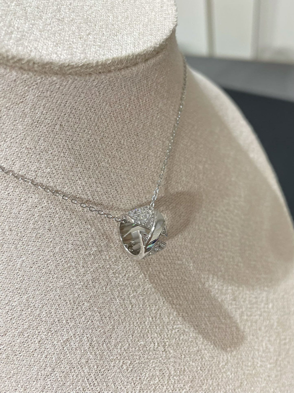 [Sophire Jewelry ]LIENS EVIDENCE DIAMOND PAVED NECKLACE