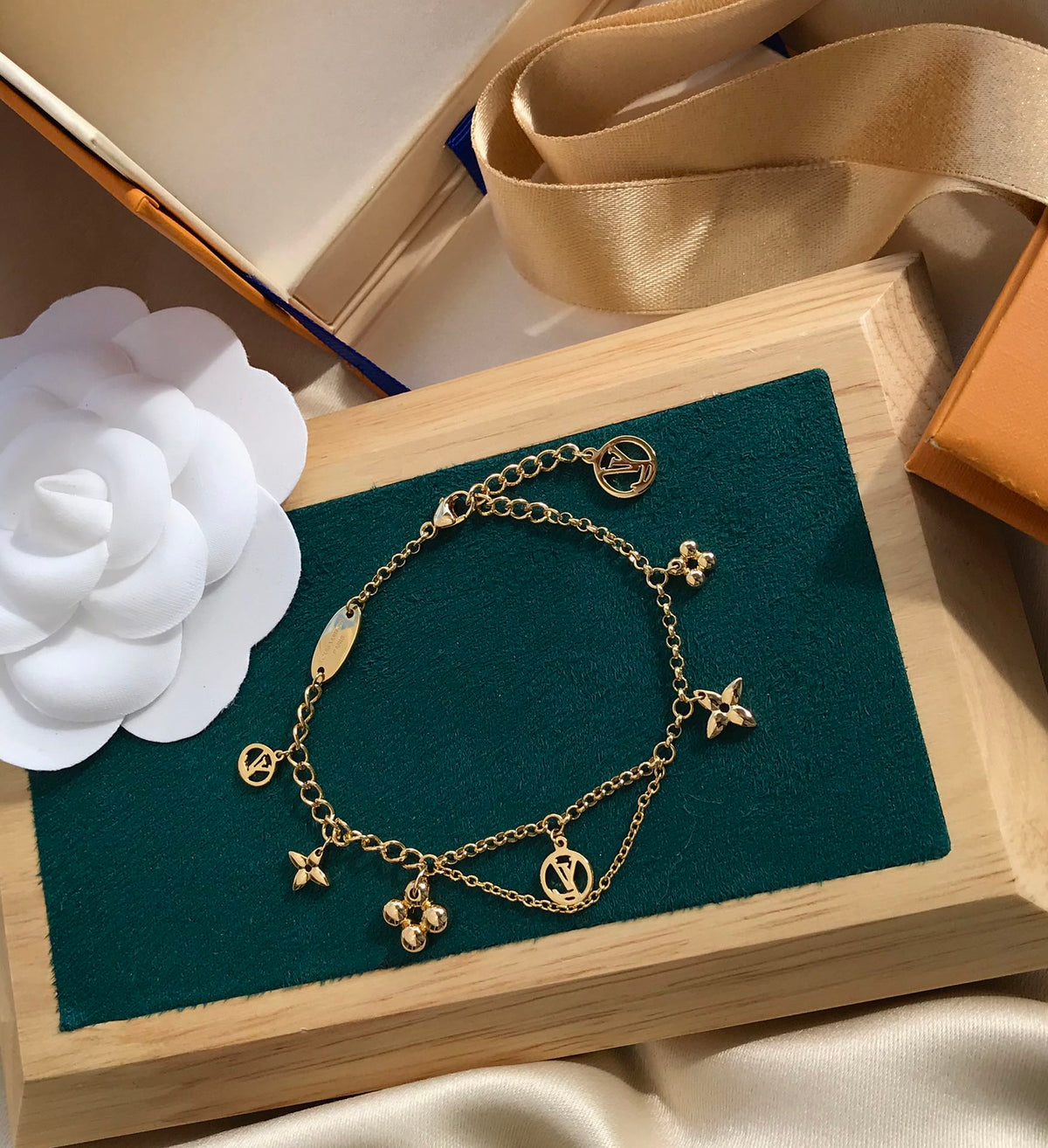 [Sophire Jewelry ]BLOOMING PINK GOLD MOP BRACELET