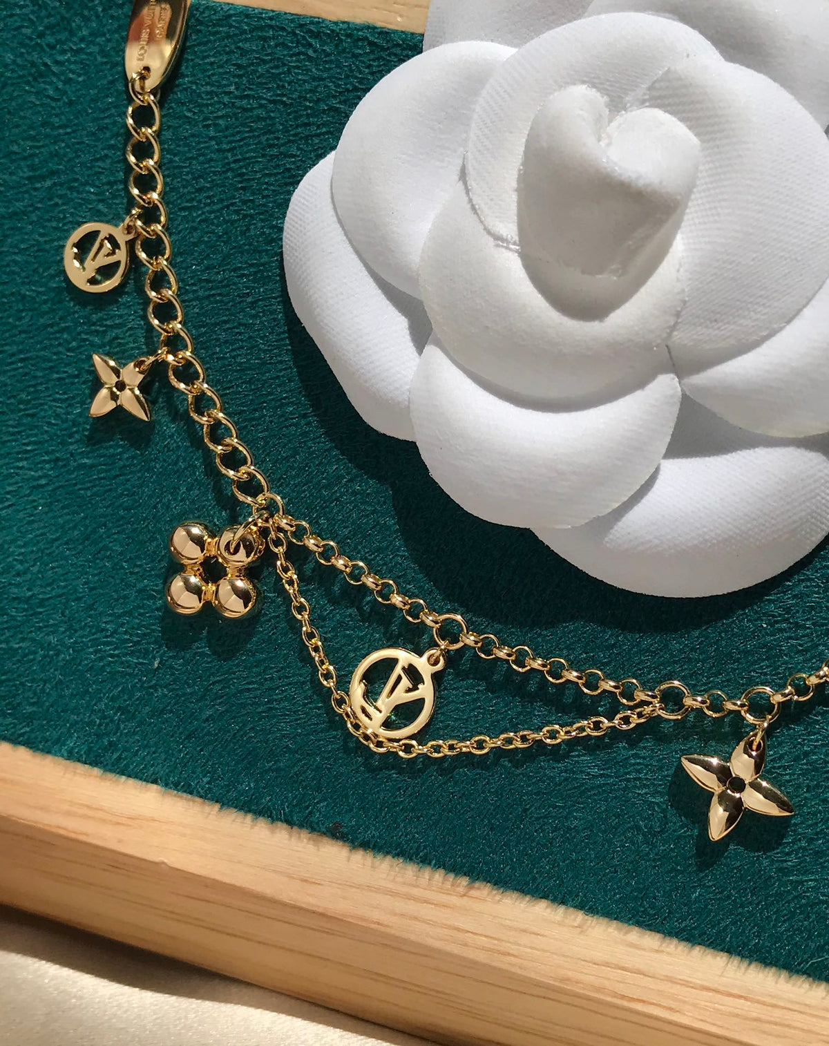 [Sophire Jewelry ]BLOOMING PINK GOLD MOP BRACELET