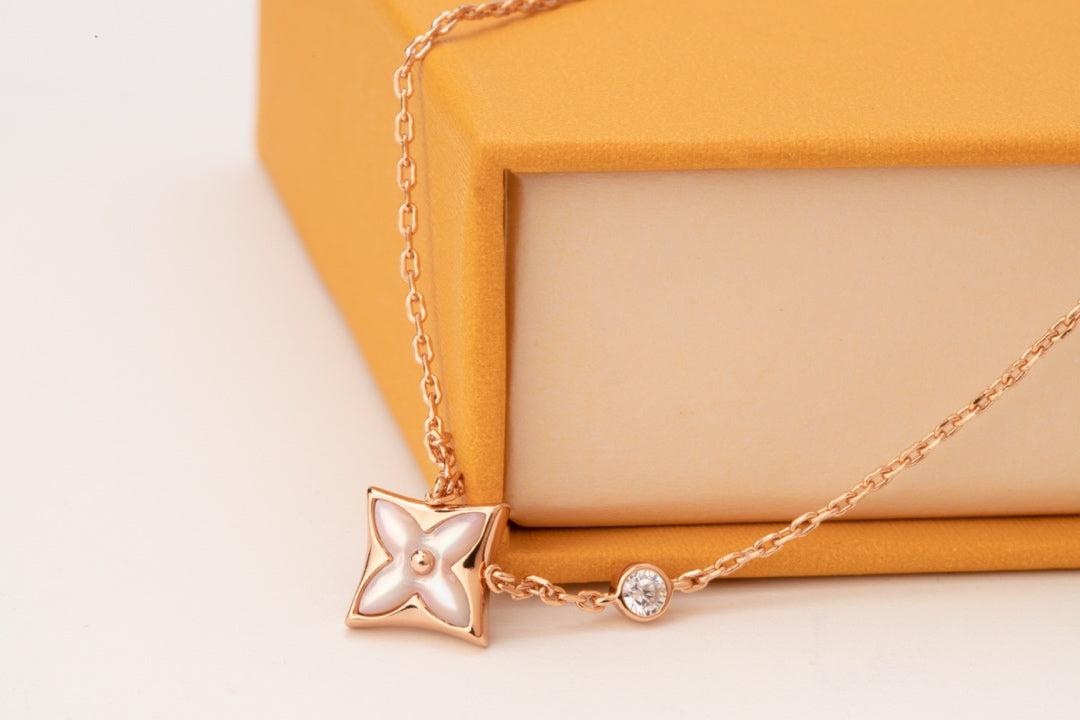 [Sophire Jewelry ]STAR PINK MOP 1 DIAMOND PINK GOLD NECKLACE