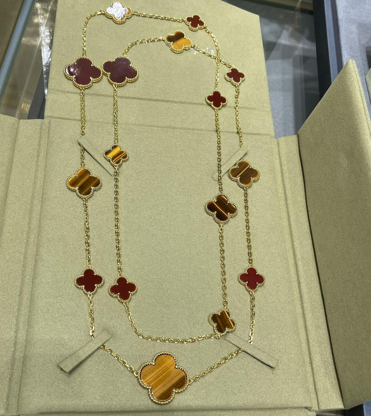 [Sophire Jewelry ]CLOVER 16 MOTIF CARNELIAN TIGER EYE ROSE GOLD NECKLACE