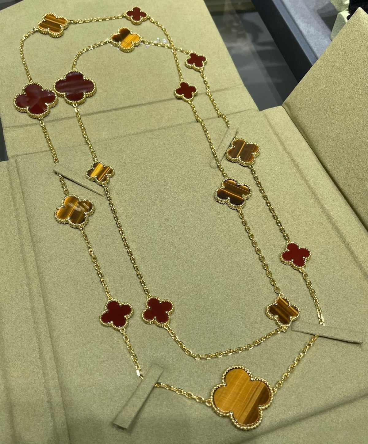 [Sophire Jewelry ]CLOVER 16 MOTIF CARNELIAN TIGER EYE ROSE GOLD NECKLACE