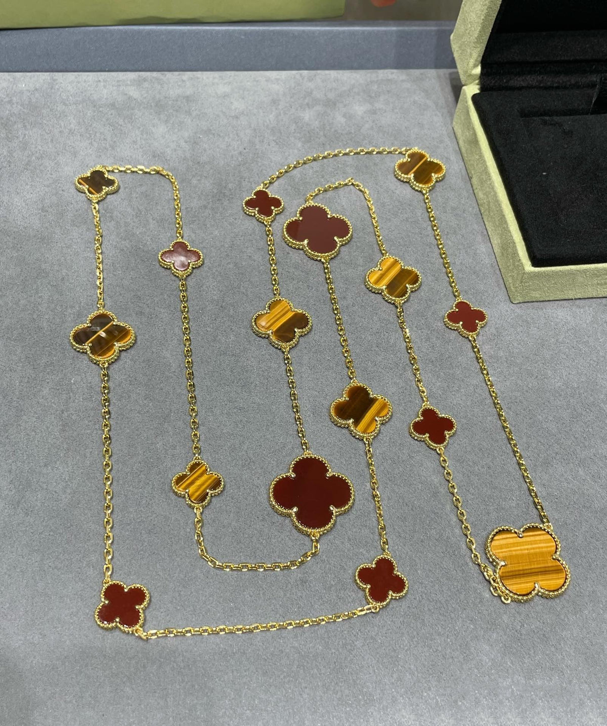 [Sophire Jewelry ]CLOVER 16 MOTIF CARNELIAN TIGER EYE ROSE GOLD NECKLACE