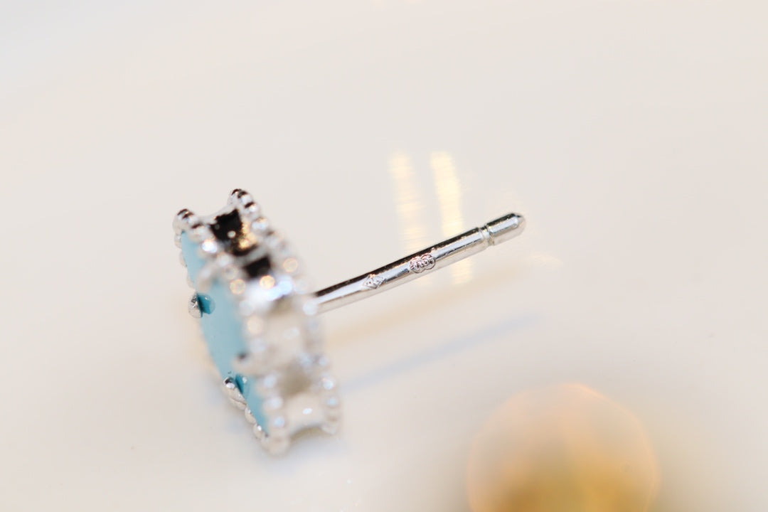 [Sophire Jewelry ]CLOVER MINI TURQUOISE SILVER STUD EARRINGS