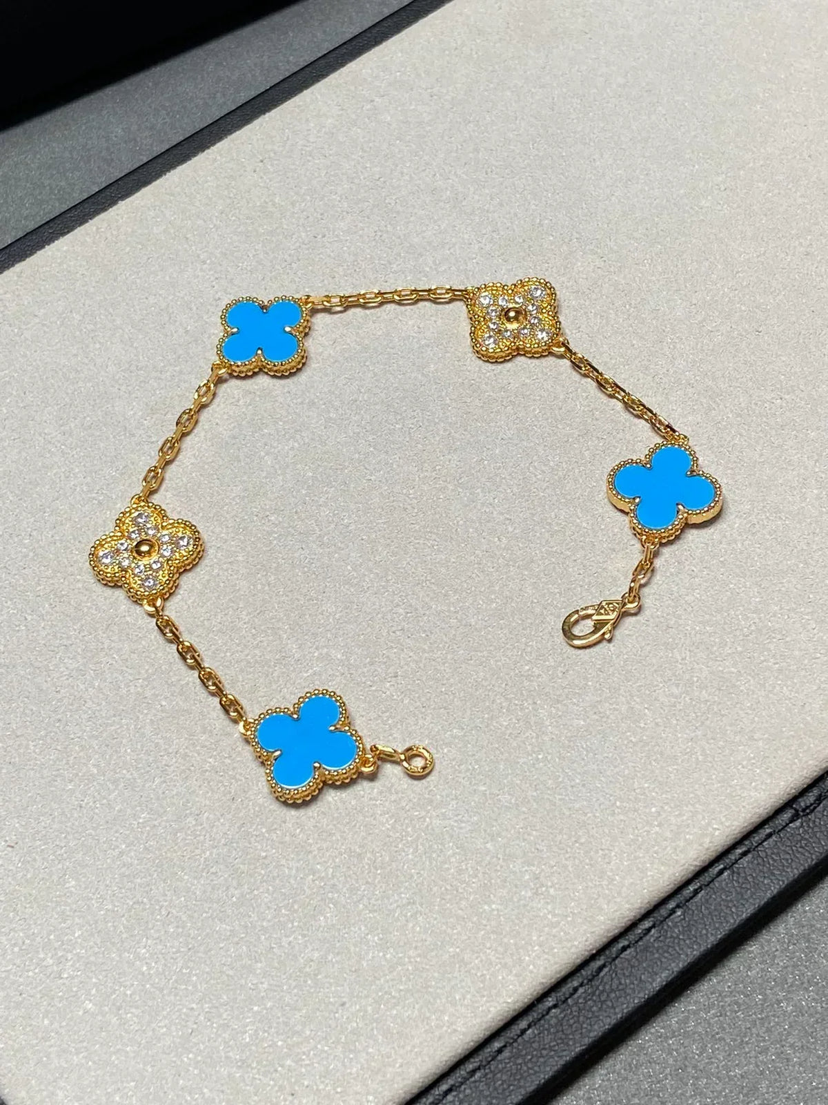 [Sophire Jewelry ] CLOVER 5 MOTIF BLUE AGATE BRACELET COLLECTION