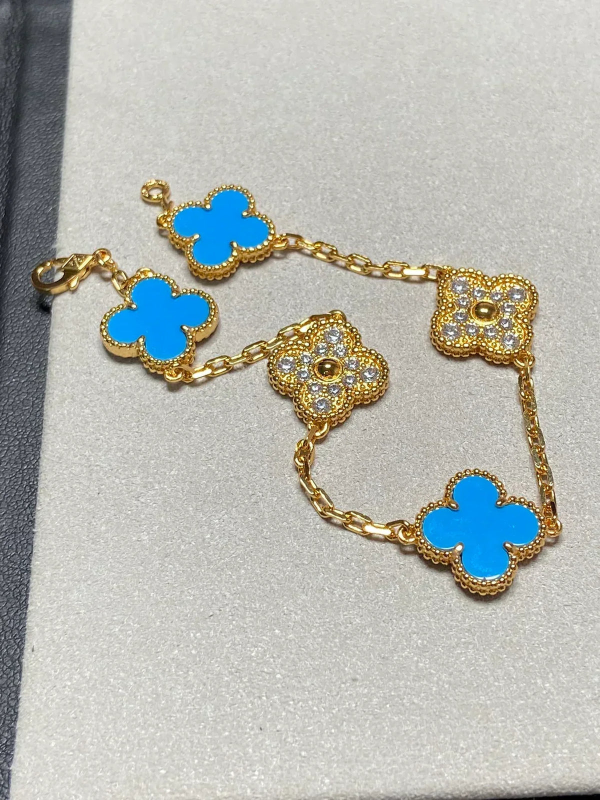 [Sophire Jewelry ] CLOVER 5 MOTIF BLUE AGATE BRACELET COLLECTION