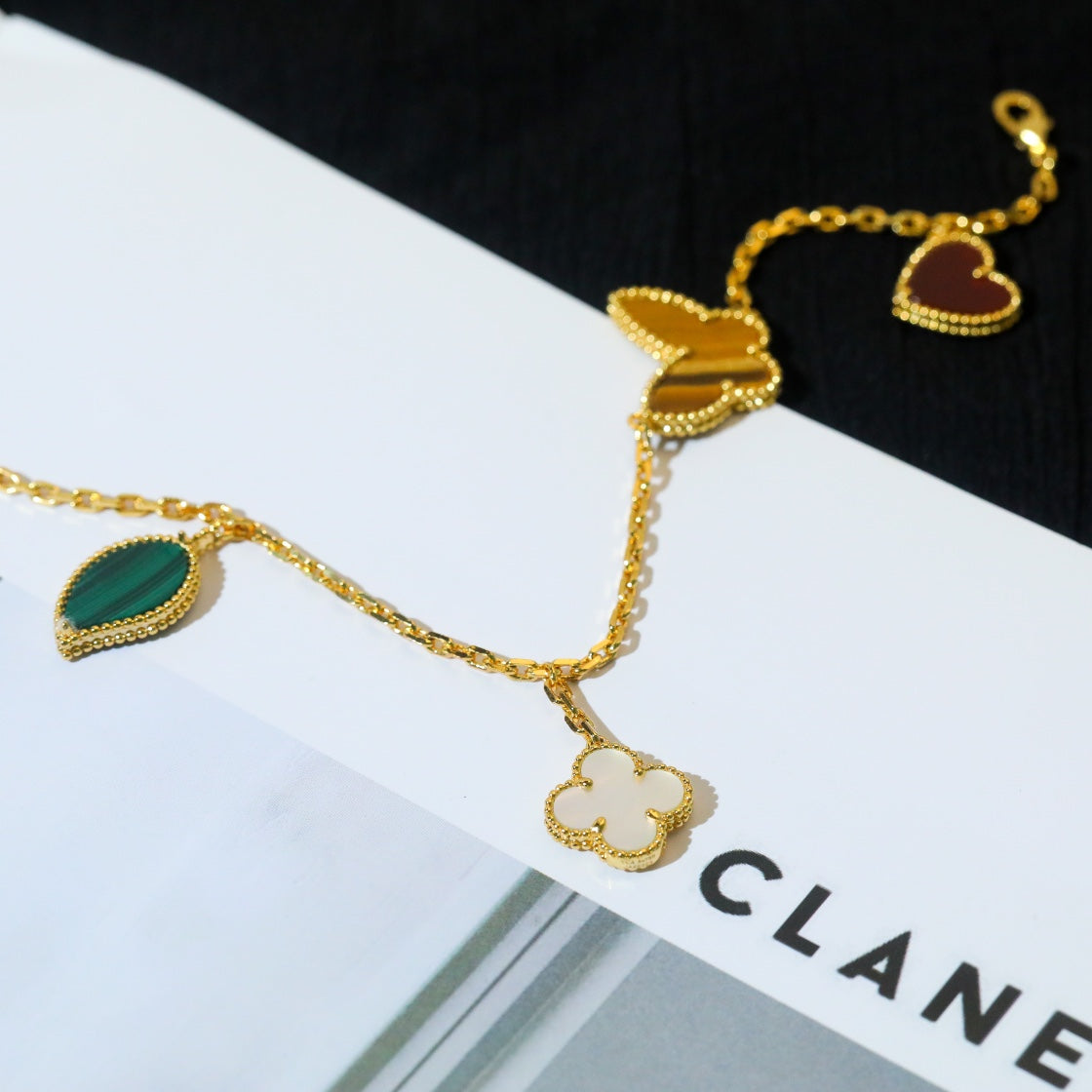 [Sophire Jewelry ]LUCKY SPRING 5 MOTIF GOLD BRACELET