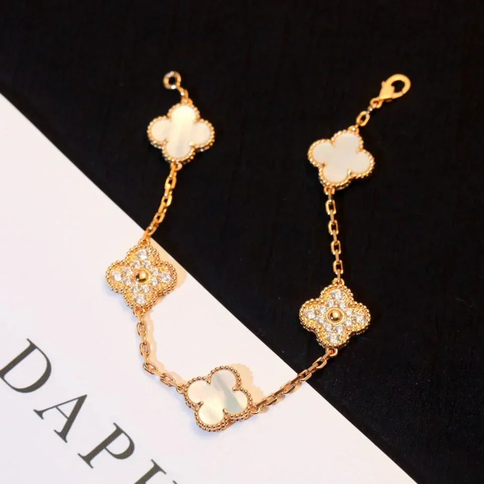 [Sophire Jewelry ]CLOVER WHITE PEARL MOP 5 MOTIF BRACELET COLLECTION