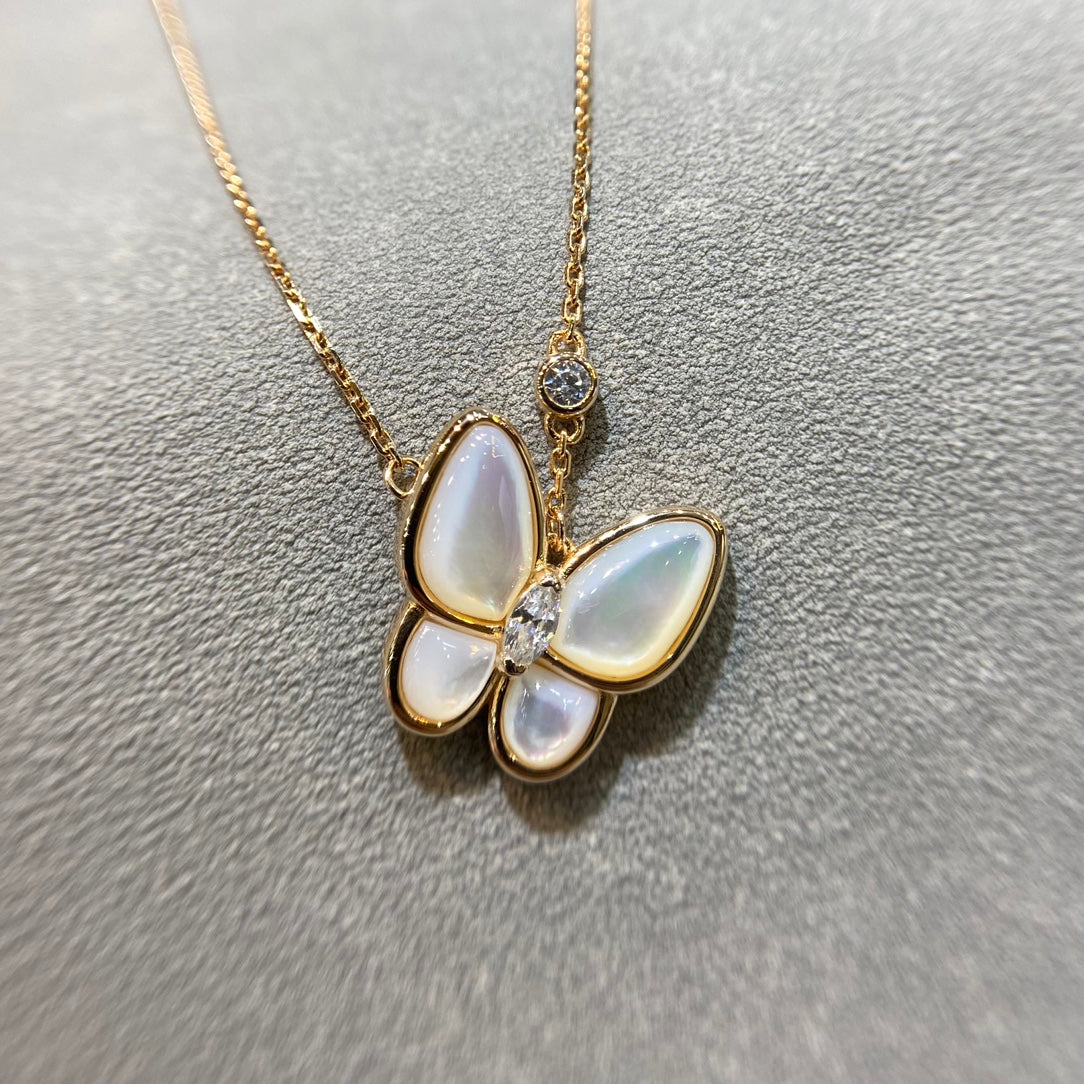 [Sophire Jewelry ]BUTTERFLY MOP DIAMOND NECKLACE