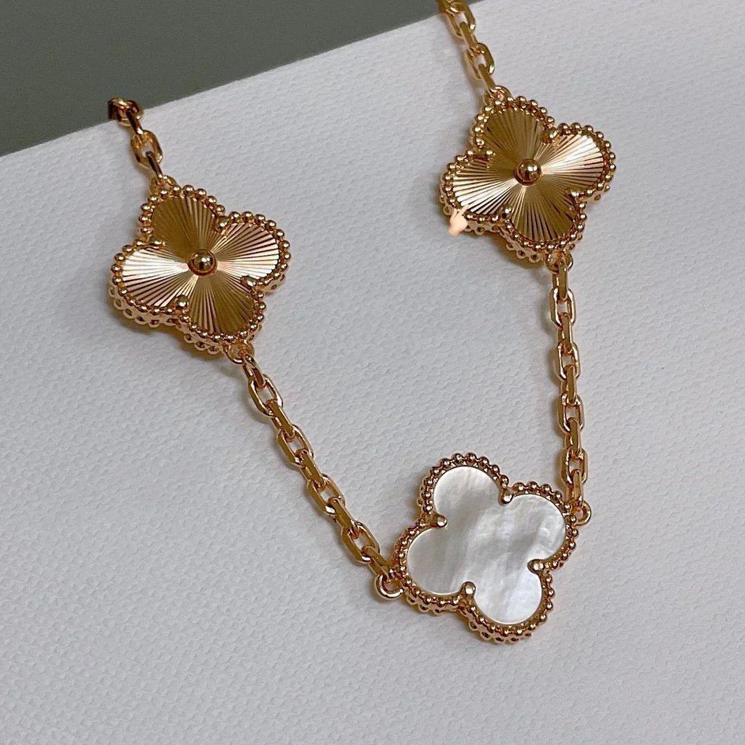 [Sophire Jewelry ]CLOVER WHITE PEARL MOP 5 MOTIF BRACELET COLLECTION