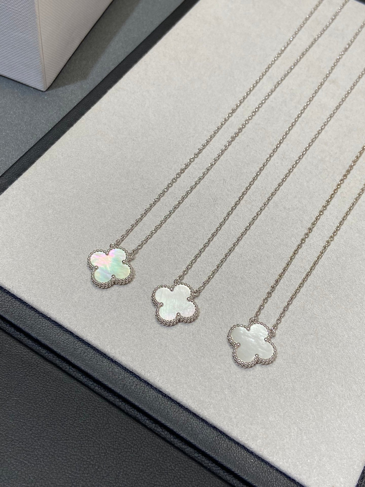 [Sophire Jewelry ]CLOVER MEDIUM SILVER WHITE MOP NECKLACE