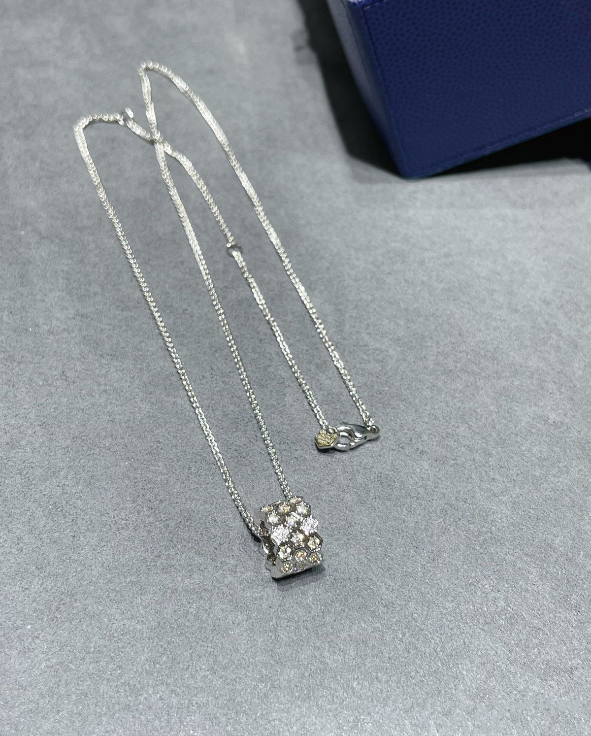 [Sophire Jewelry ]BEE LOVE DIAMOND PAVED 3 ROW NECKLACE