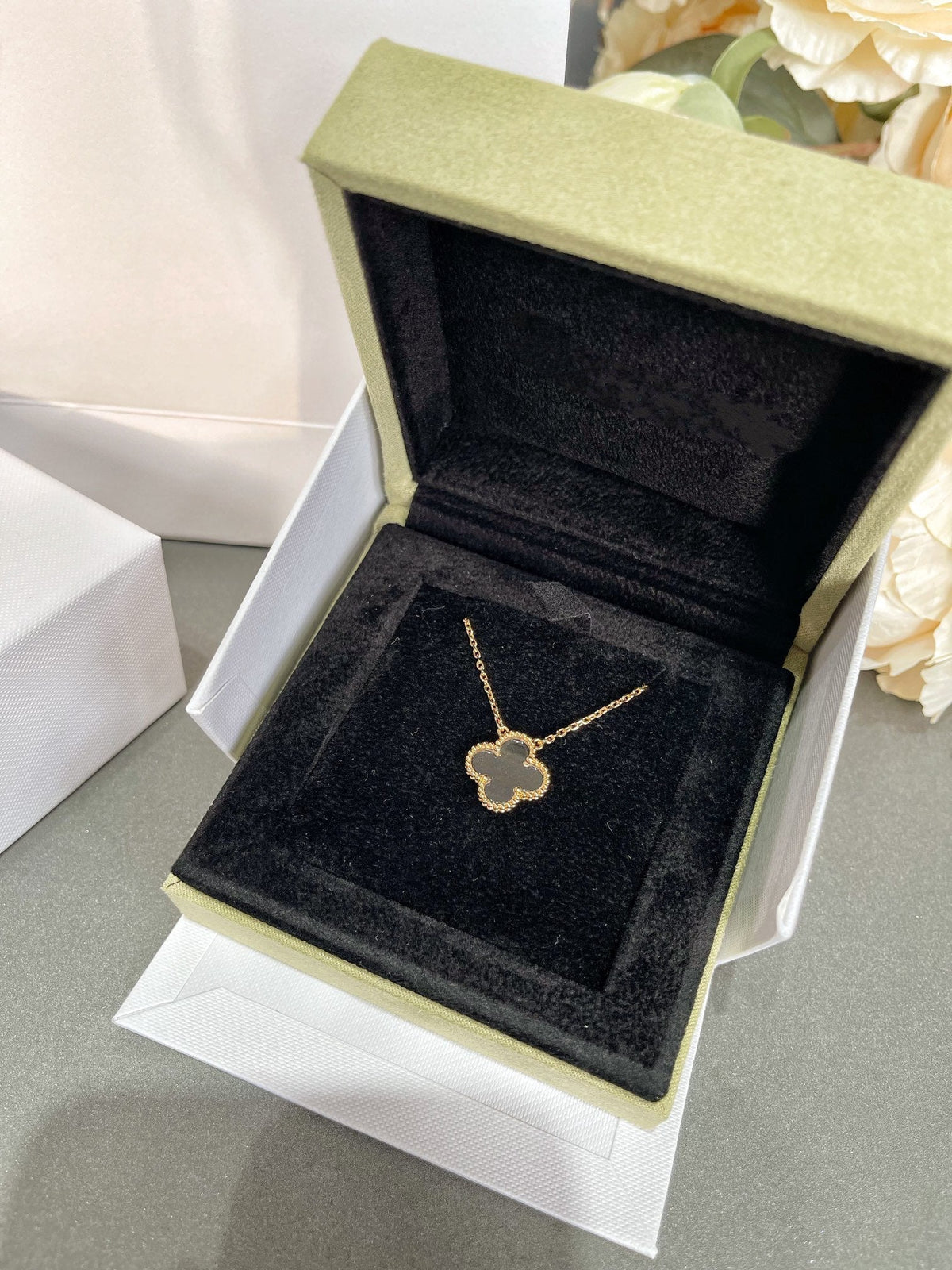 [Sophire Jewelry ]CLOVER ROCK CRYSTAL ROSE GOLD NECKLACE