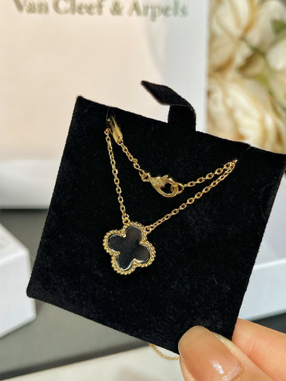 [Sophire Jewelry ]CLOVER ROCK CRYSTAL ROSE GOLD NECKLACE