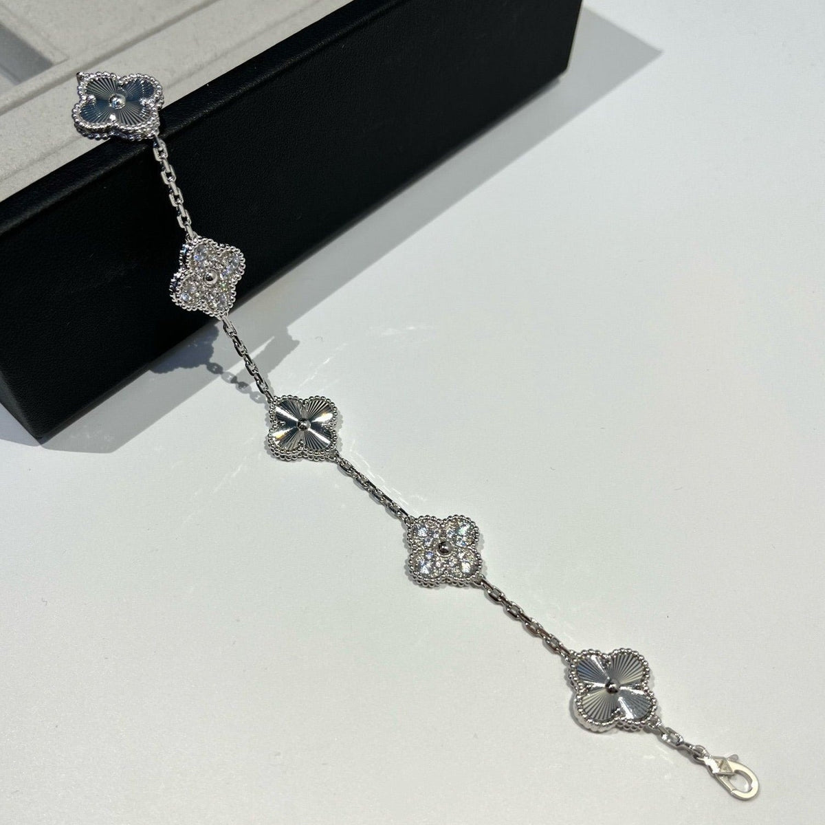 [Sophire Jewelry ] CLOVER 5 MOTIF LASER BRACELET COLLECTION