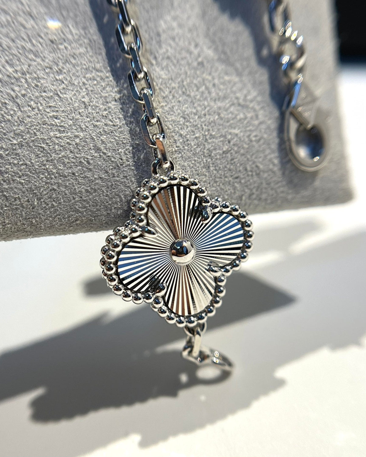 [Sophire Jewelry ] CLOVER 5 MOTIF LASER BRACELET COLLECTION