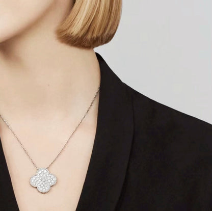 [Sophire Jewelry ]CLOVER 25MM LARGE PENDANT DIAMOND PAVED SILVER NECKLACE