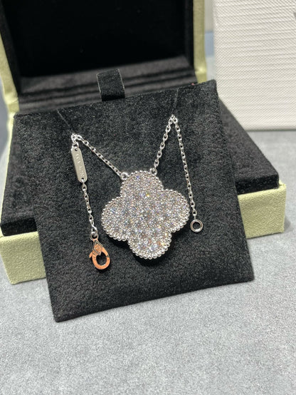 [Sophire Jewelry ]CLOVER 25MM LARGE PENDANT DIAMOND PAVED SILVER NECKLACE