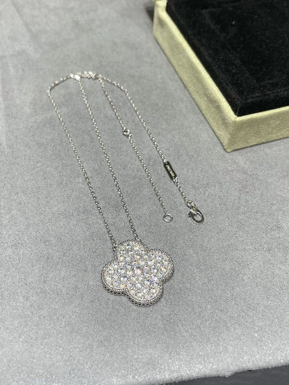 [Sophire Jewelry ]CLOVER 25MM LARGE PENDANT DIAMOND PAVED SILVER NECKLACE