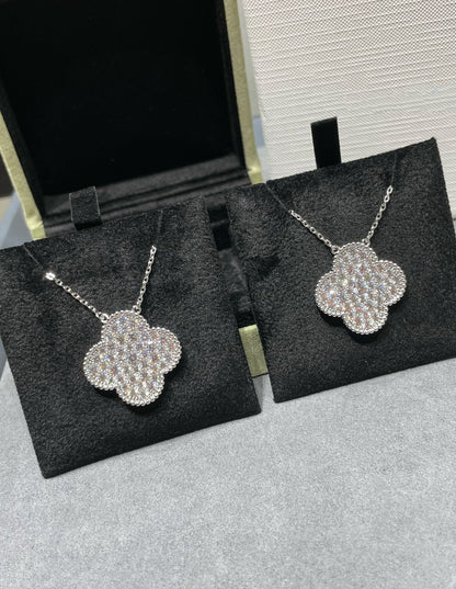 [Sophire Jewelry ]CLOVER 25MM LARGE PENDANT DIAMOND PAVED SILVER NECKLACE