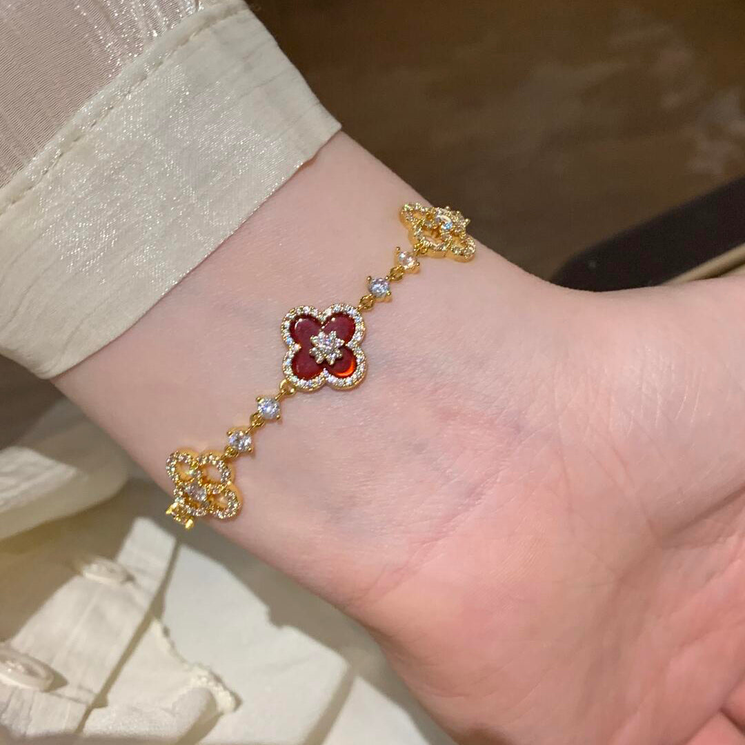 [Sophire Jewelry ]CLOVER 5 MOTIF PINK BLUE RED WHITE BRACELET