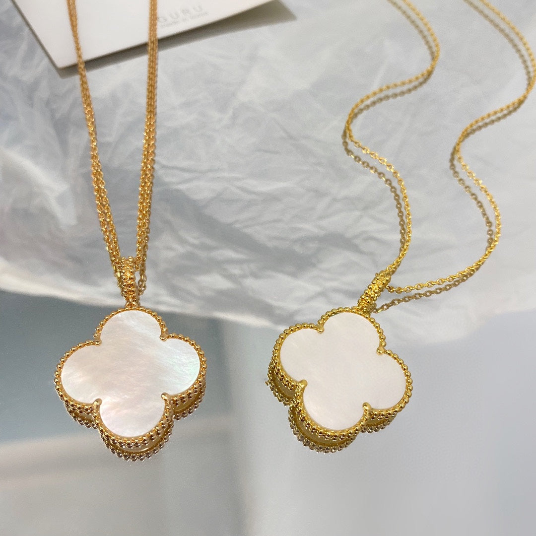 [Sophire Jewelry ]CLOVER 25MM MOP LARGE PENDANT NECKLACE