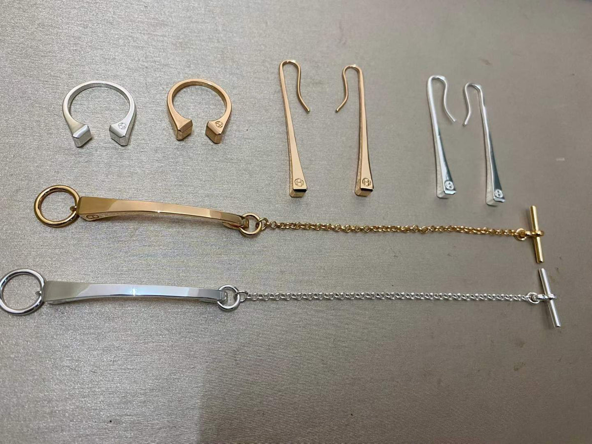 [Sophire Jewelry]THE CONE RIVET RING IS OPEN AND ONE SIZE FITS ALL