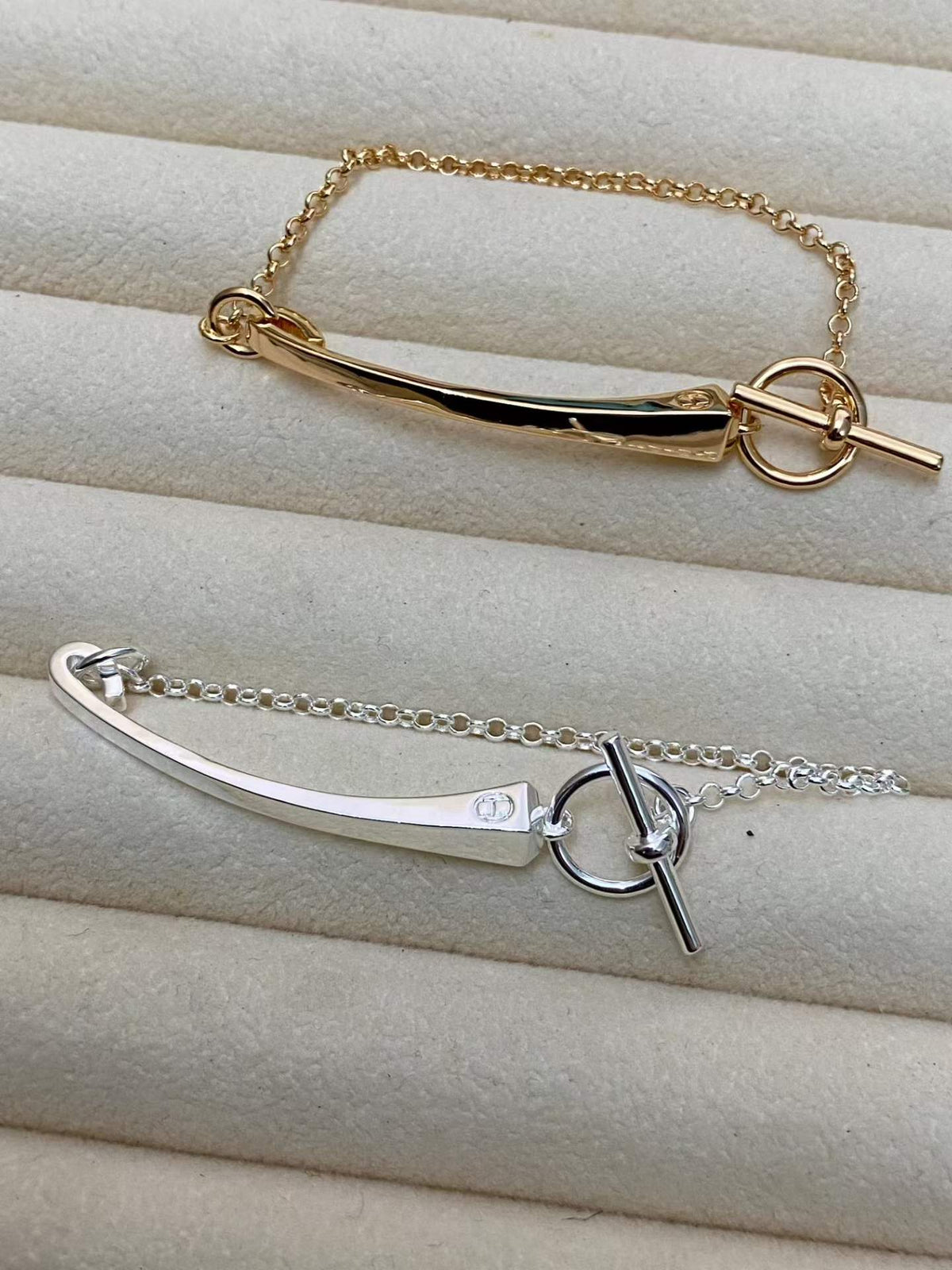 [Sophire Jewelry]CLOU DE FORGE BRACELET WITH SQUARE CONE STUDS