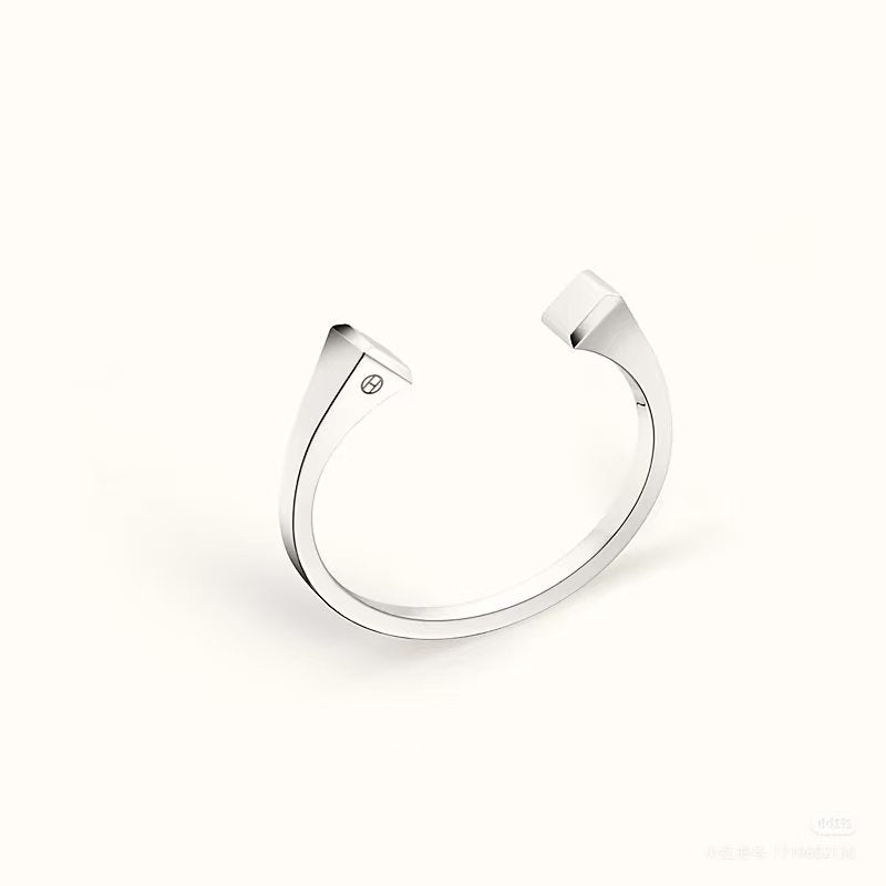 [Sophire Jewelry]CLOU DE FORGE SQUARE CONE STUDS OPEN CUFF ONE SIZE