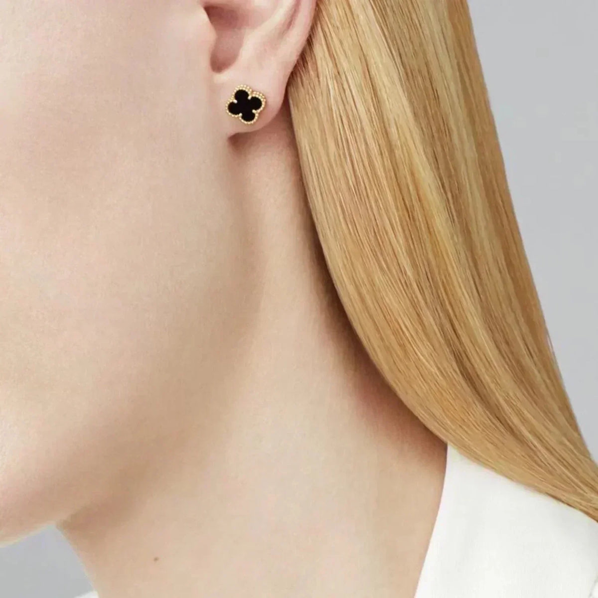 [Sophire Jewelry ]CLOVER MINI 9.5MM BLACK MOP EARRINGS