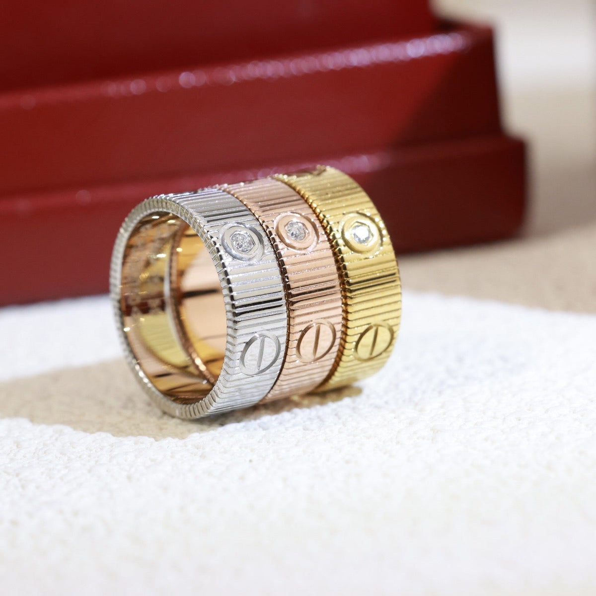 [Sophire Jewelry]LOVE 6.5MM UNLIMITED 3 DIAMONDS RING