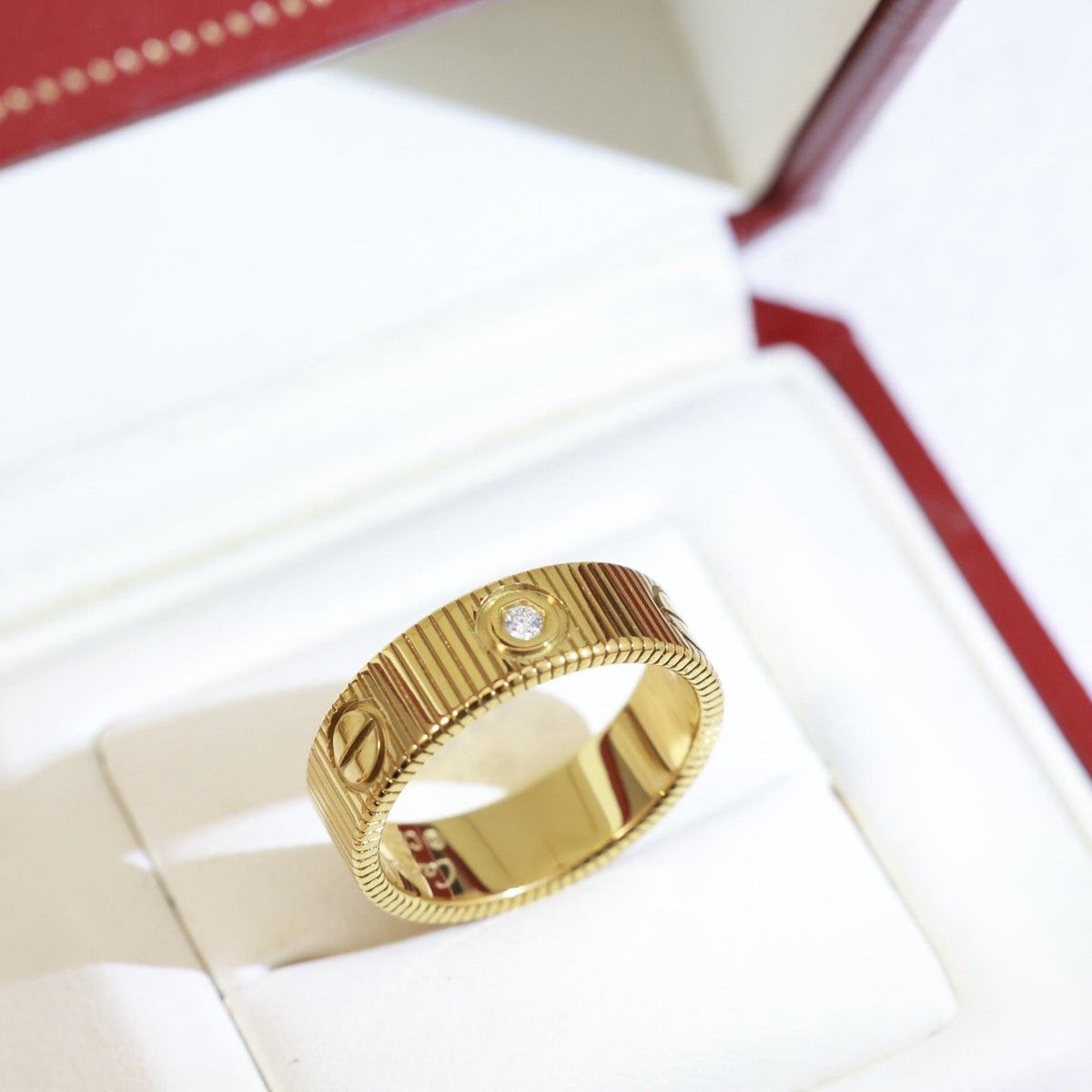 [Sophire Jewelry]LOVE 6.5MM UNLIMITED 3 DIAMONDS RING