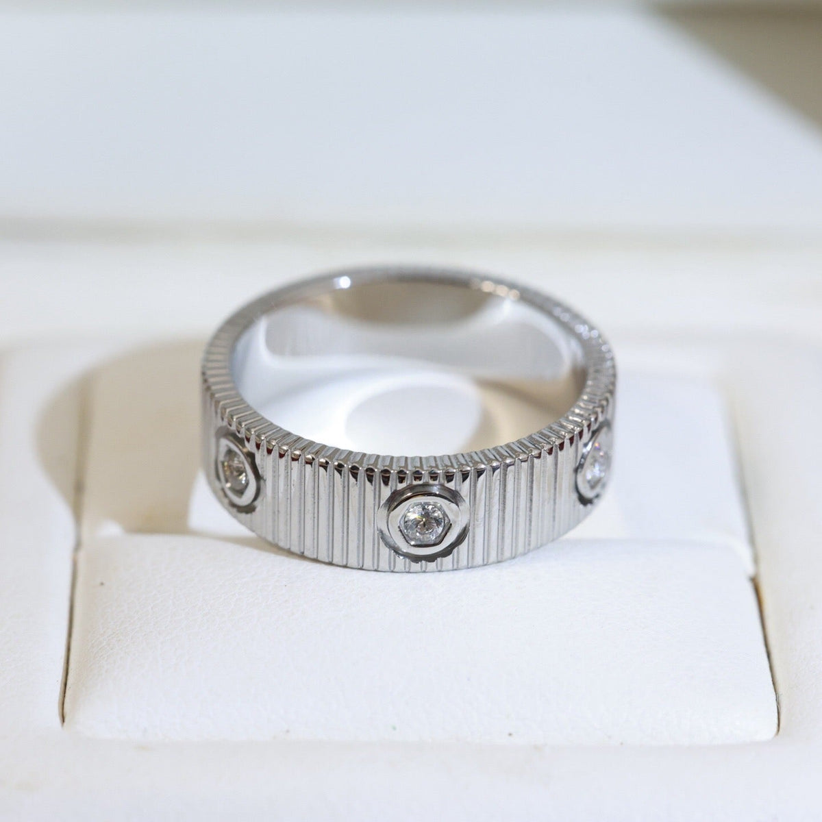 [Sophire Jewelry]LOVE 6.5MM UNLIMITED 6 DIAMONDS RING