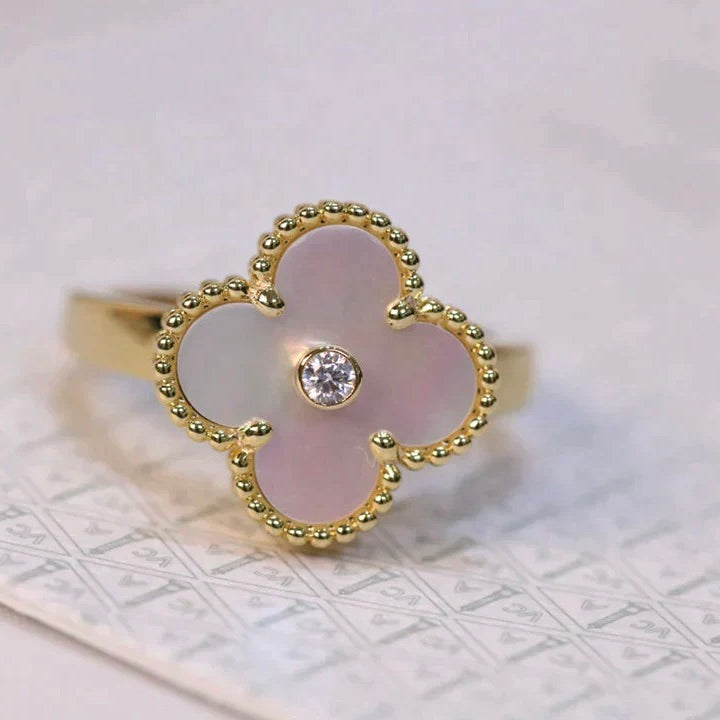 [Sophire Jewelry ]CLOVER PINK MOP RING GOLD DIAMOND