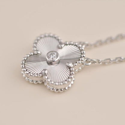 [Sophire Jewelry ]CLOVER  15MM DIAMOND LASER NECKLACE SILVER
