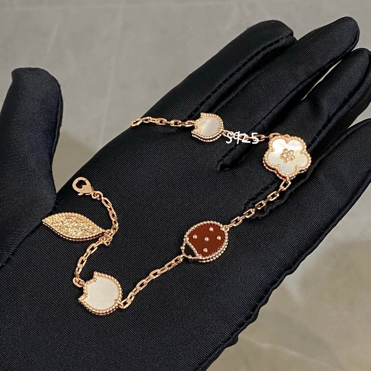 [Sophire Jewelry ]LUCKY SPRING 5 MOTIF BRACELET