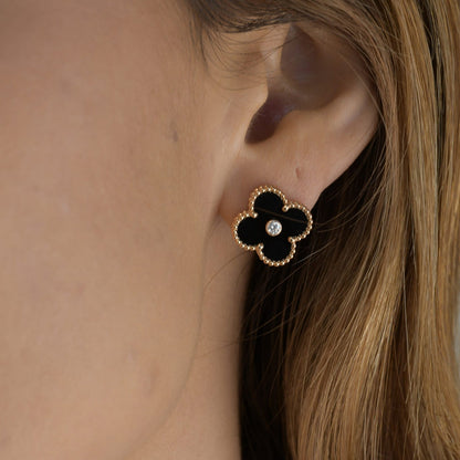 [Sophire Jewelry ]CLOVER MEDIUM 1 MOTIFS ONYX DIAMOND EARRINGS
