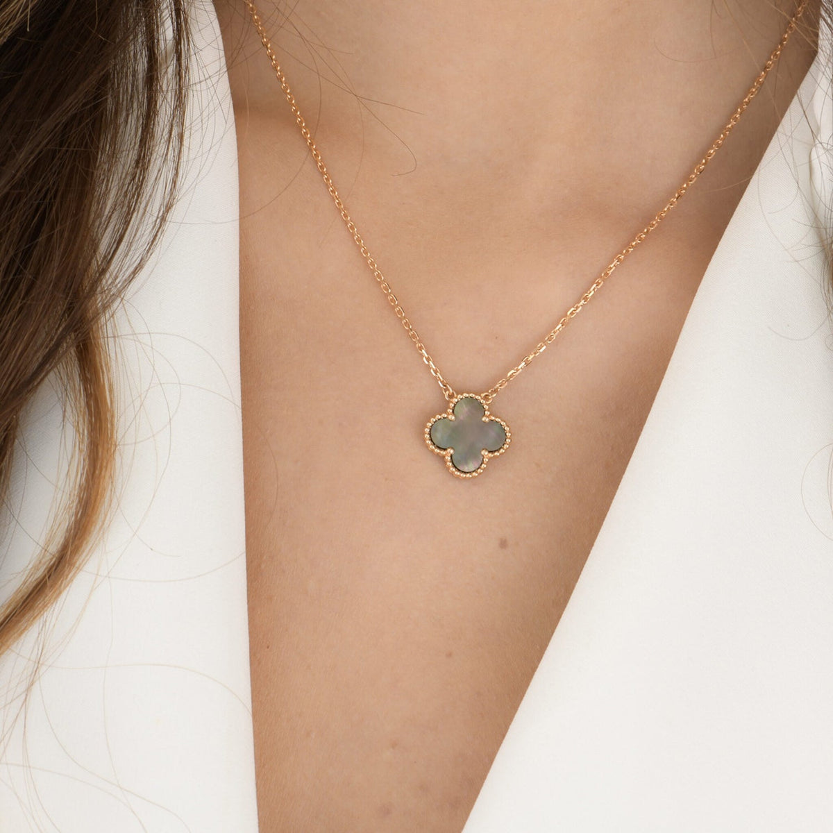[Sophire Jewelry ]CLOVER 15MM  GRAY MOTHER OF PEARL NECKLACE