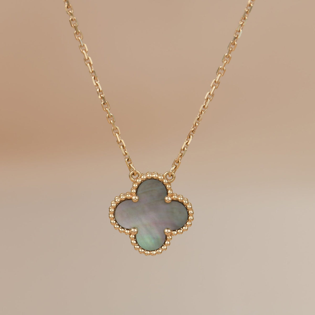 [Sophire Jewelry ]CLOVER 15MM  GRAY MOTHER OF PEARL NECKLACE