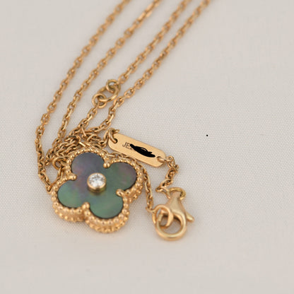 [Sophire Jewelry ]CLOVER 15MM DIAMOND AND MOTHER-OF-GREY NECKLACE