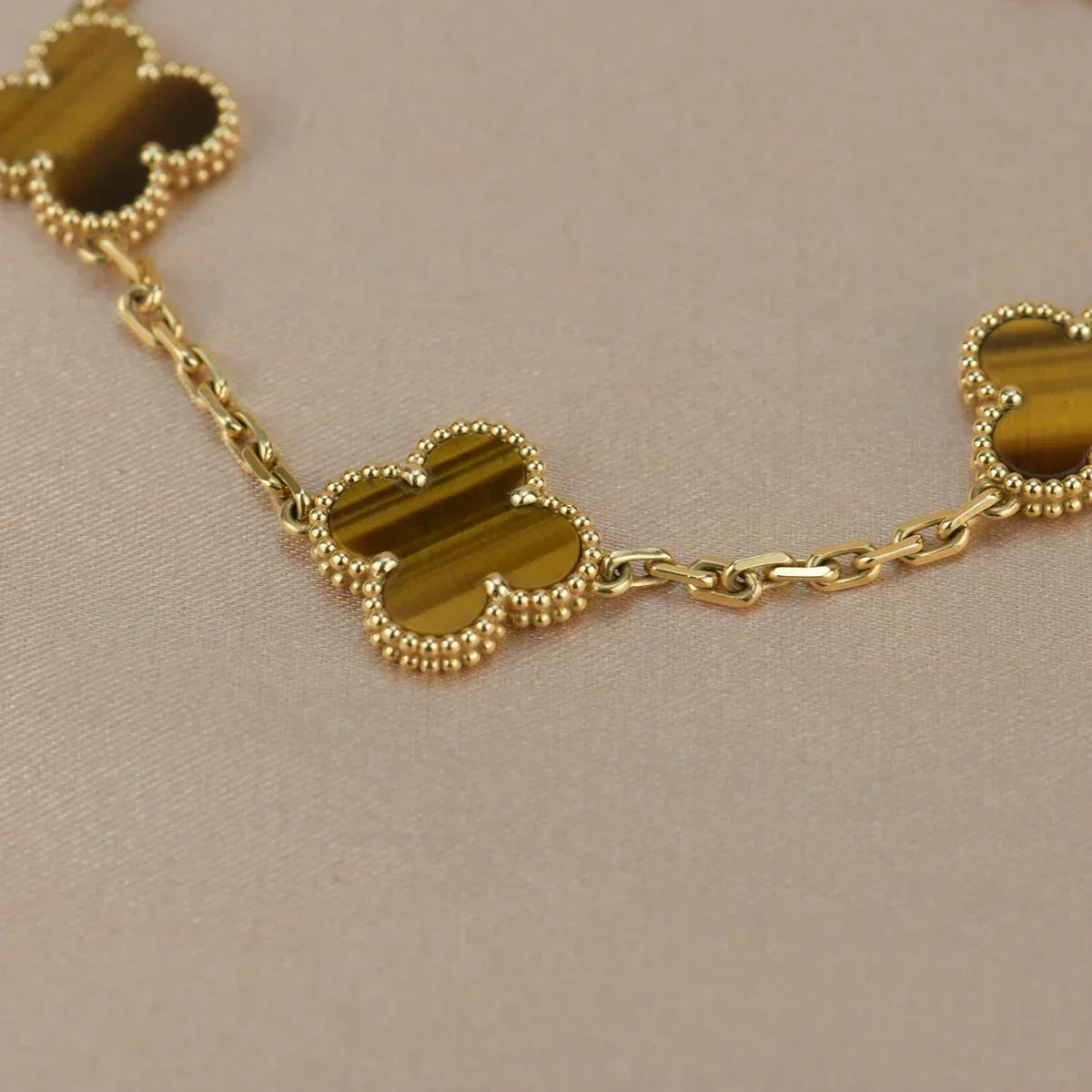 [Sophire Jewelry ] CLOVER 5 MOTIFS TIGER EYE BRACELET COLLECTION