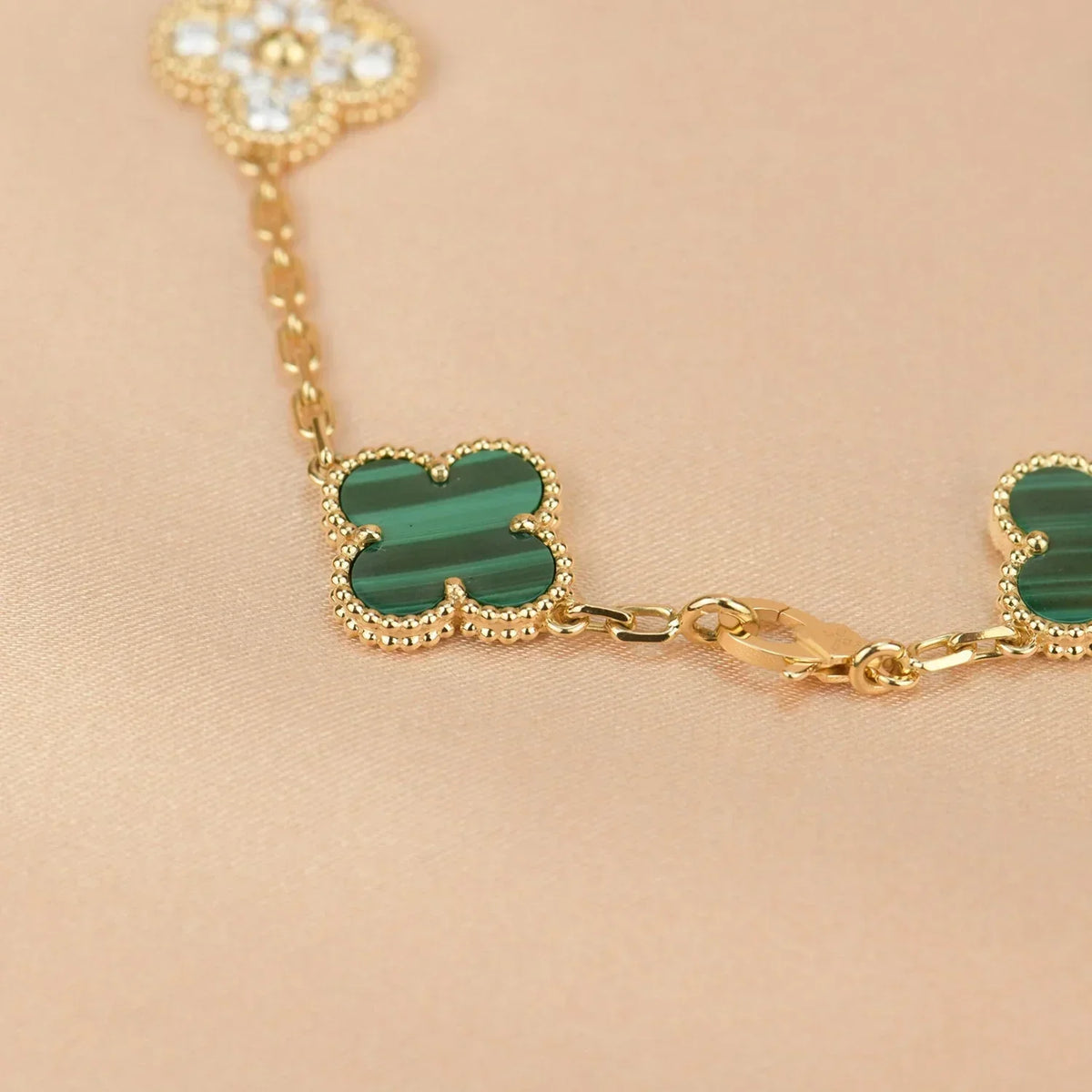 [Sophire Jewelry ] CLOVER 5 MOTIF MALACHITE BRACELET COLLECTION