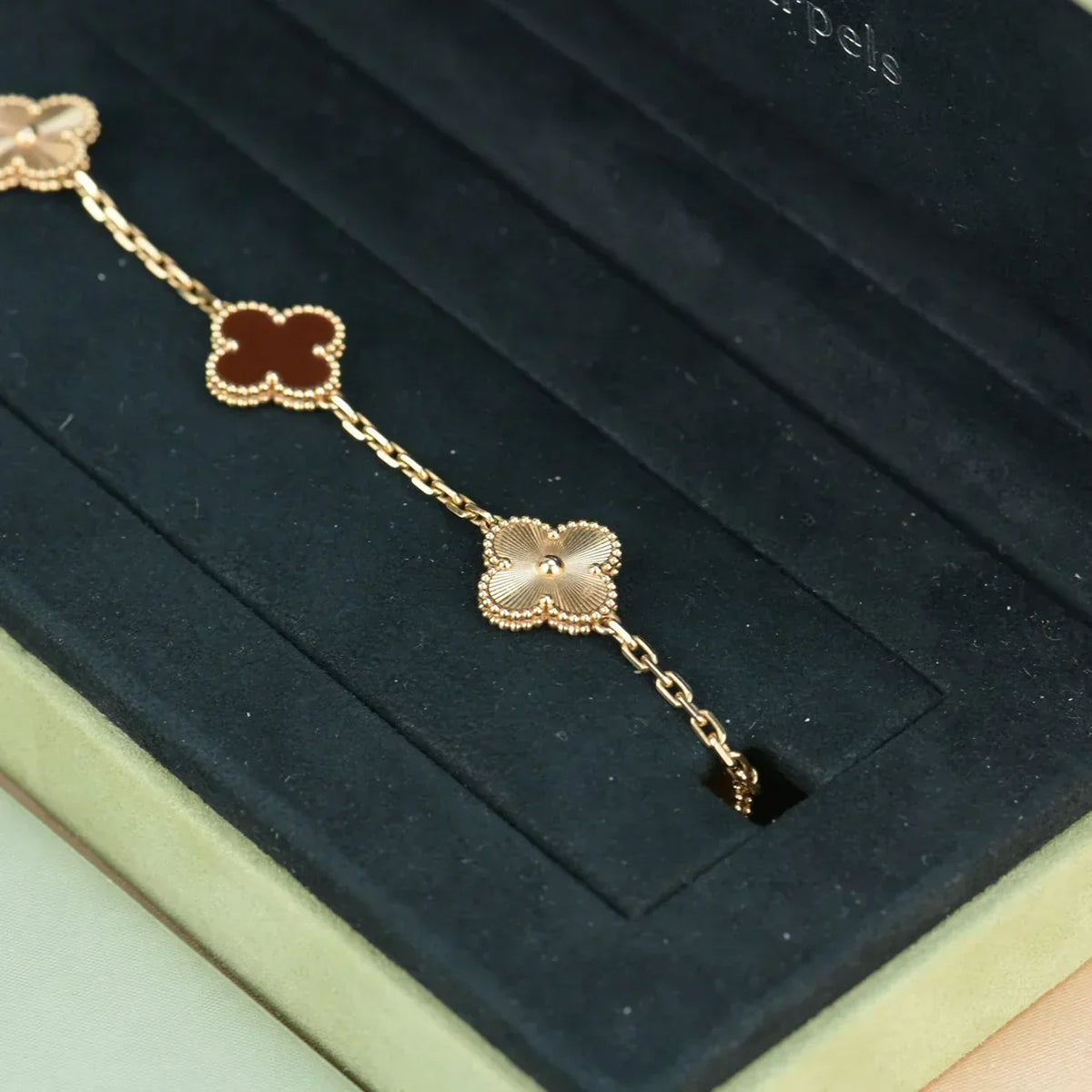[Sophire Jewelry ] CLOVER 5 MOTIF RED CORNELIAN BRACELET COLLECTION