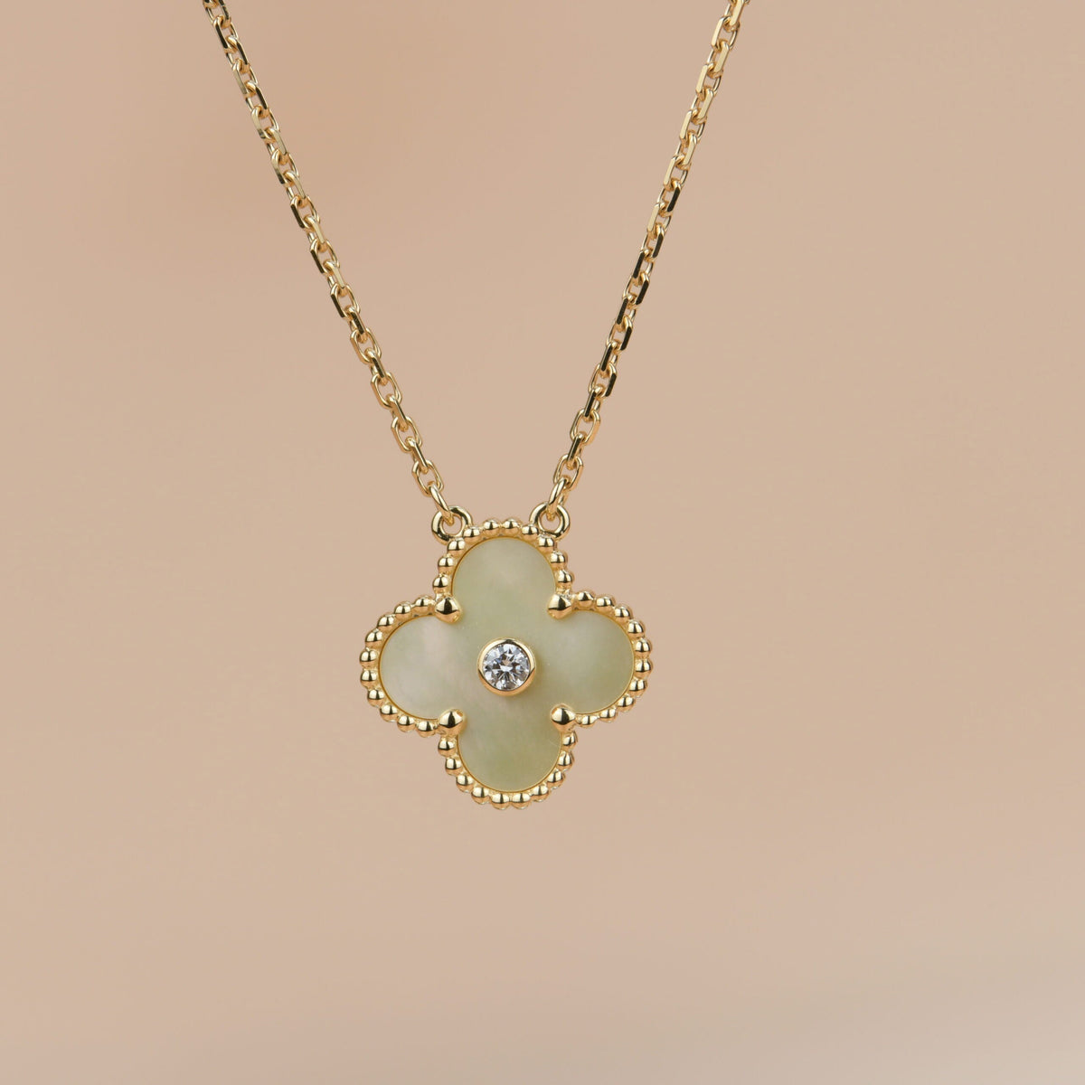 [Sophire Jewelry ]CLOVER 15MM DIAMOND GOLD MOTHER OF PEARL NECKLACE