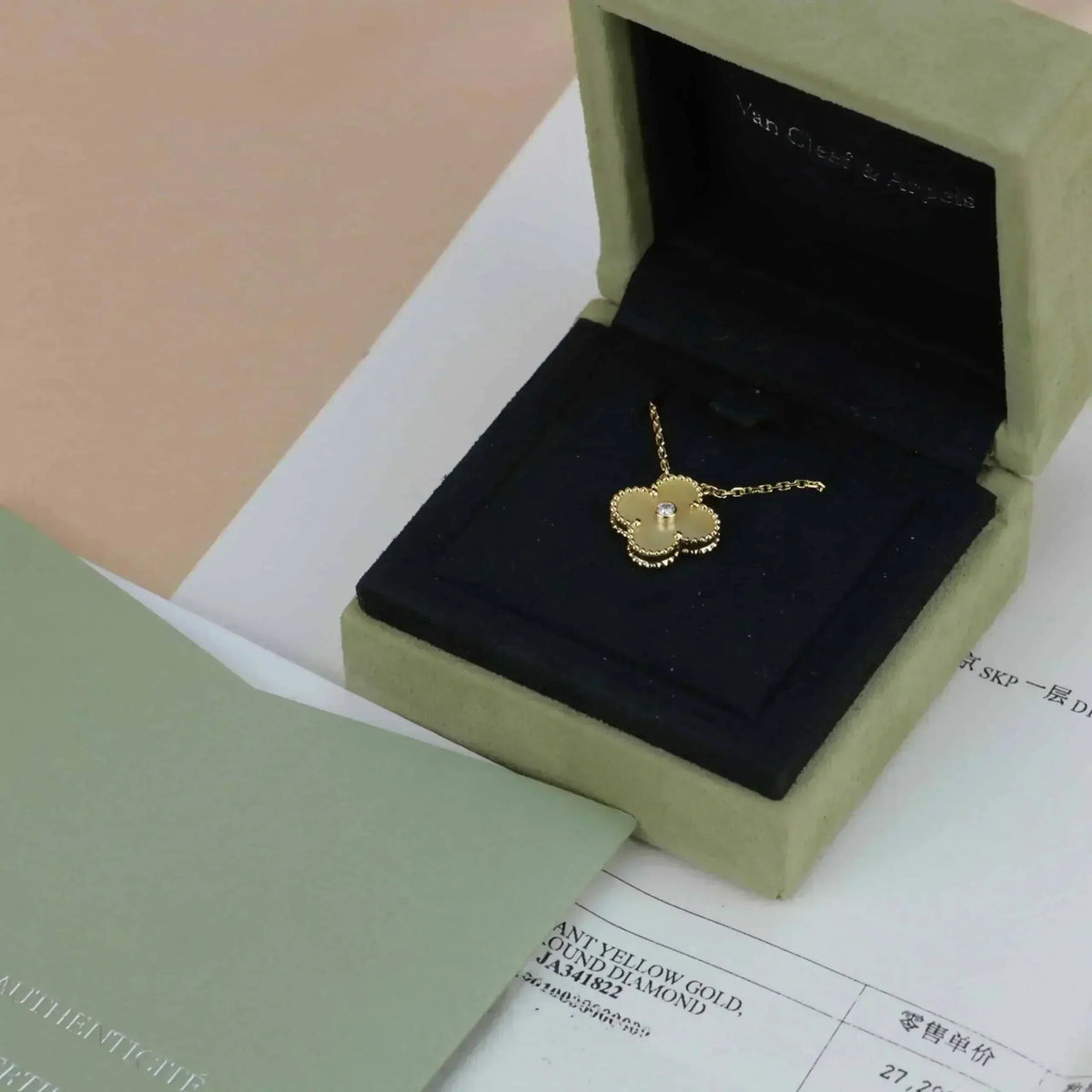 [Sophire Jewelry ]CLOVER 15MM DIAMOND GOLD MOTHER OF PEARL NECKLACE