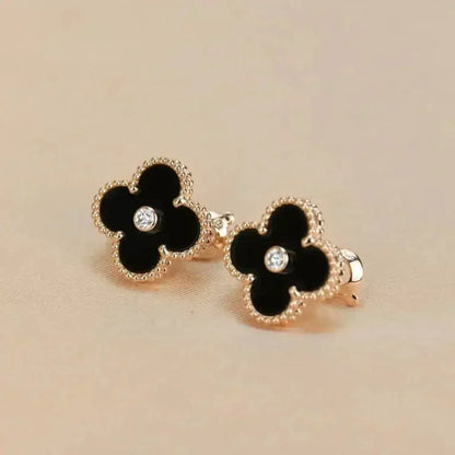[Sophire Jewelry ]CLOVER MEDIUM 1 MOTIFS ONYX DIAMOND EARRINGS